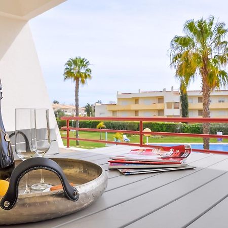 Lovelystay - 2Br Modern, Pool Access, Close To Marina & Beach Quarteira Exteriör bild
