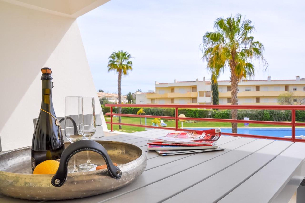Lovelystay - 2Br Modern, Pool Access, Close To Marina & Beach Quarteira Exteriör bild