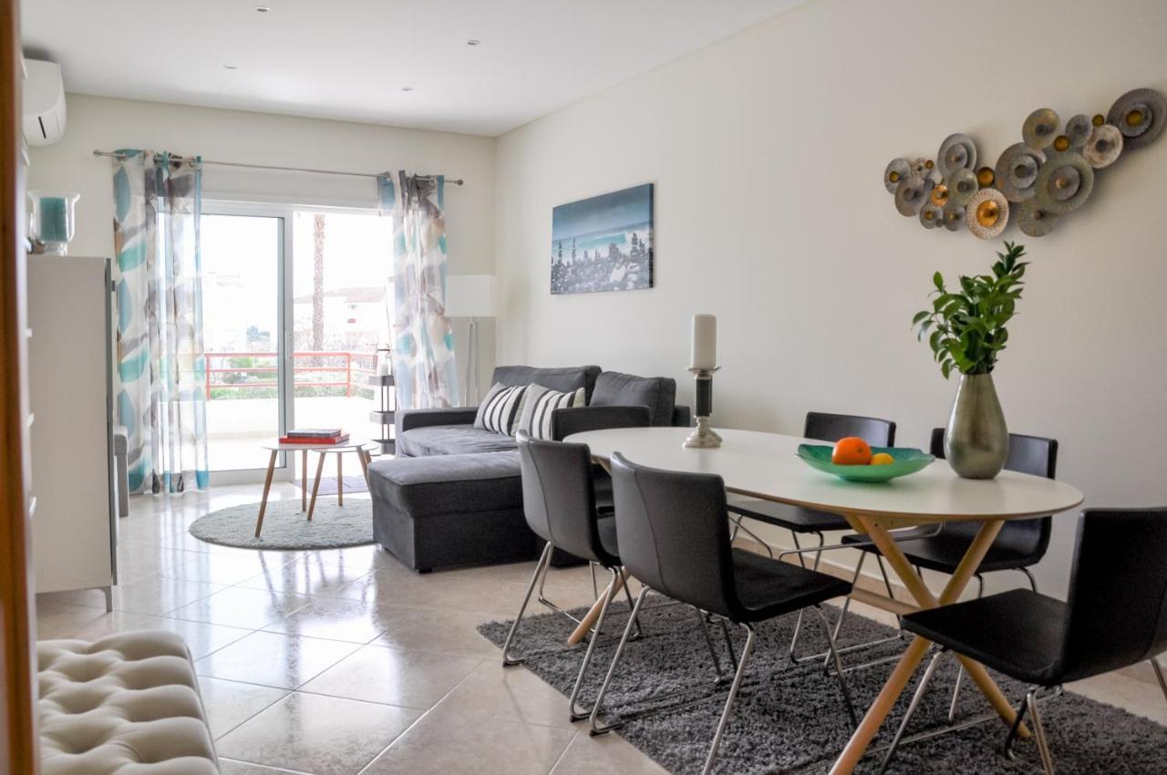 Lovelystay - 2Br Modern, Pool Access, Close To Marina & Beach Quarteira Exteriör bild