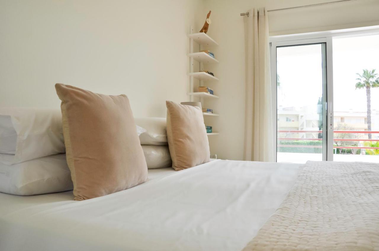 Lovelystay - 2Br Modern, Pool Access, Close To Marina & Beach Quarteira Exteriör bild